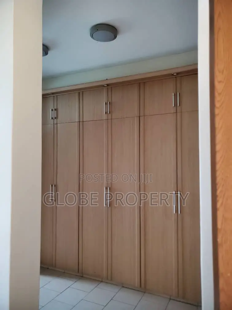 4bdrm Maisonette in Lugogo Bypass, Central Division for rent