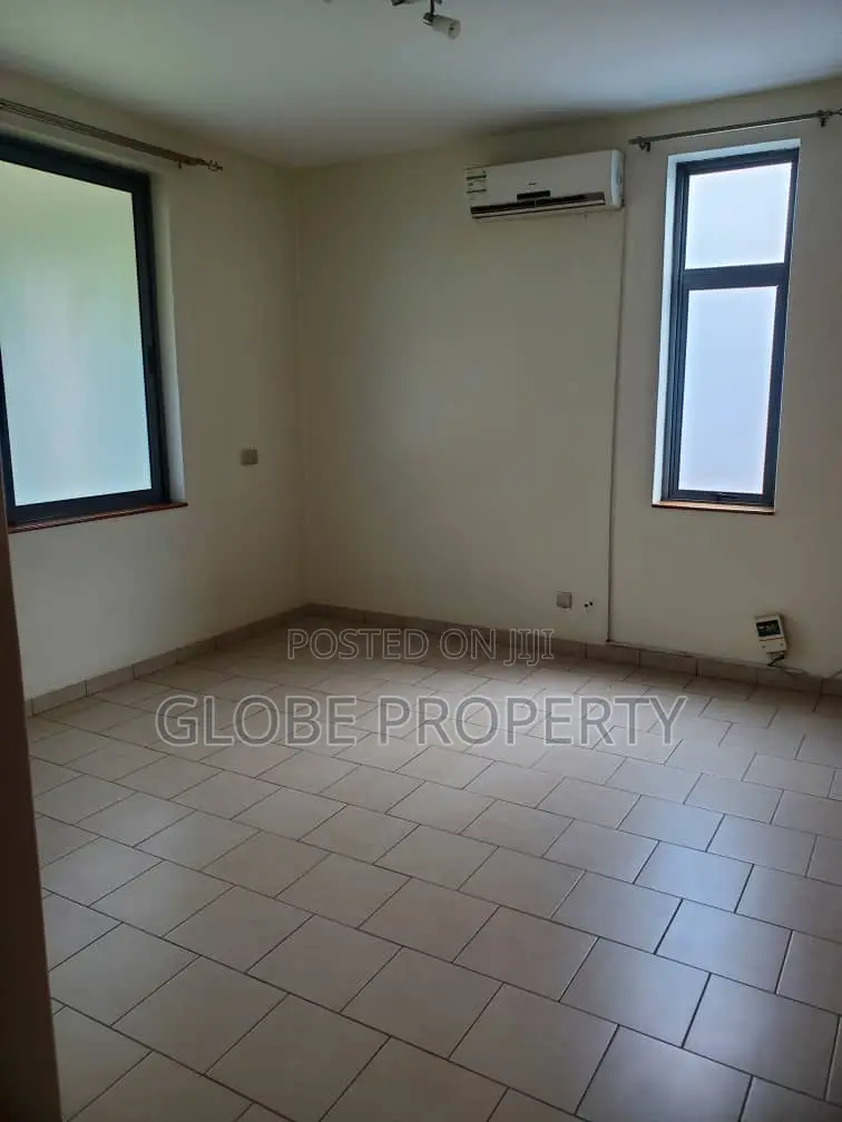 4bdrm Maisonette in Lugogo Bypass, Central Division for rent