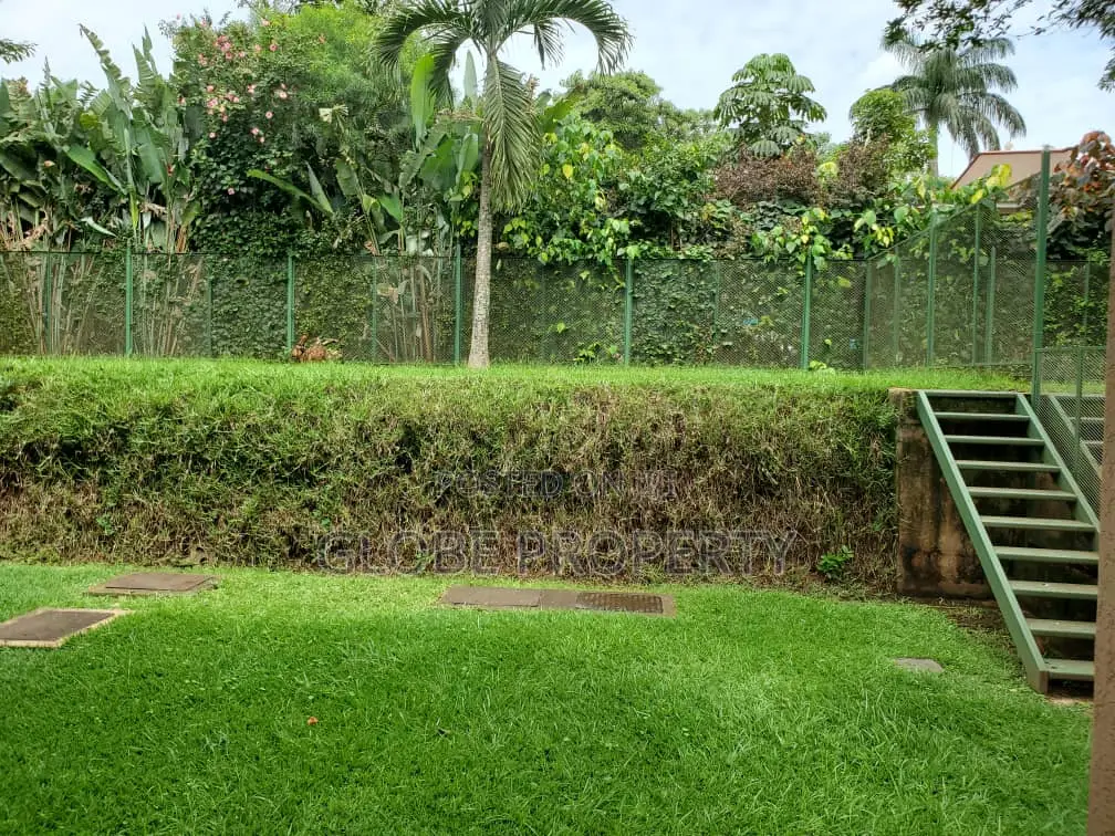 4bdrm Maisonette in Lugogo Bypass, Central Division for rent