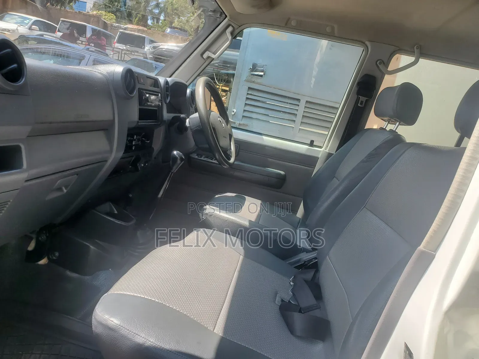 Toyota Land Cruiser 2016 White