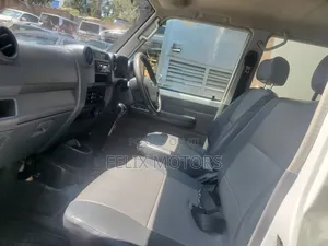 Toyota Land Cruiser 2016 White