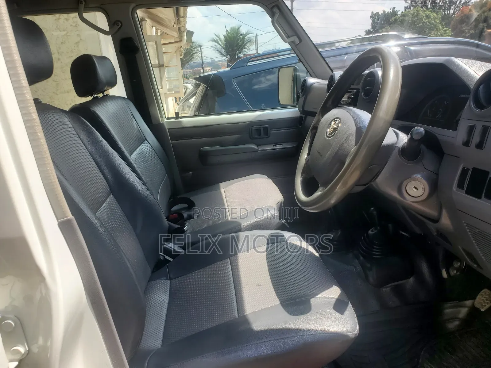 Toyota Land Cruiser 2016 White