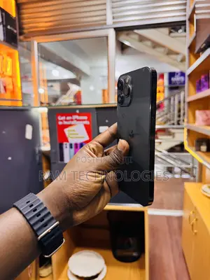Photo - Apple iPhone 13 Pro Max 256 GB Black