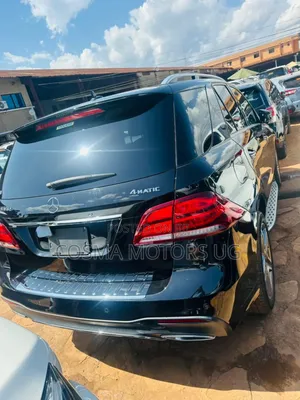 Photo - Mercedes-Benz GLE-Class 2017 Black