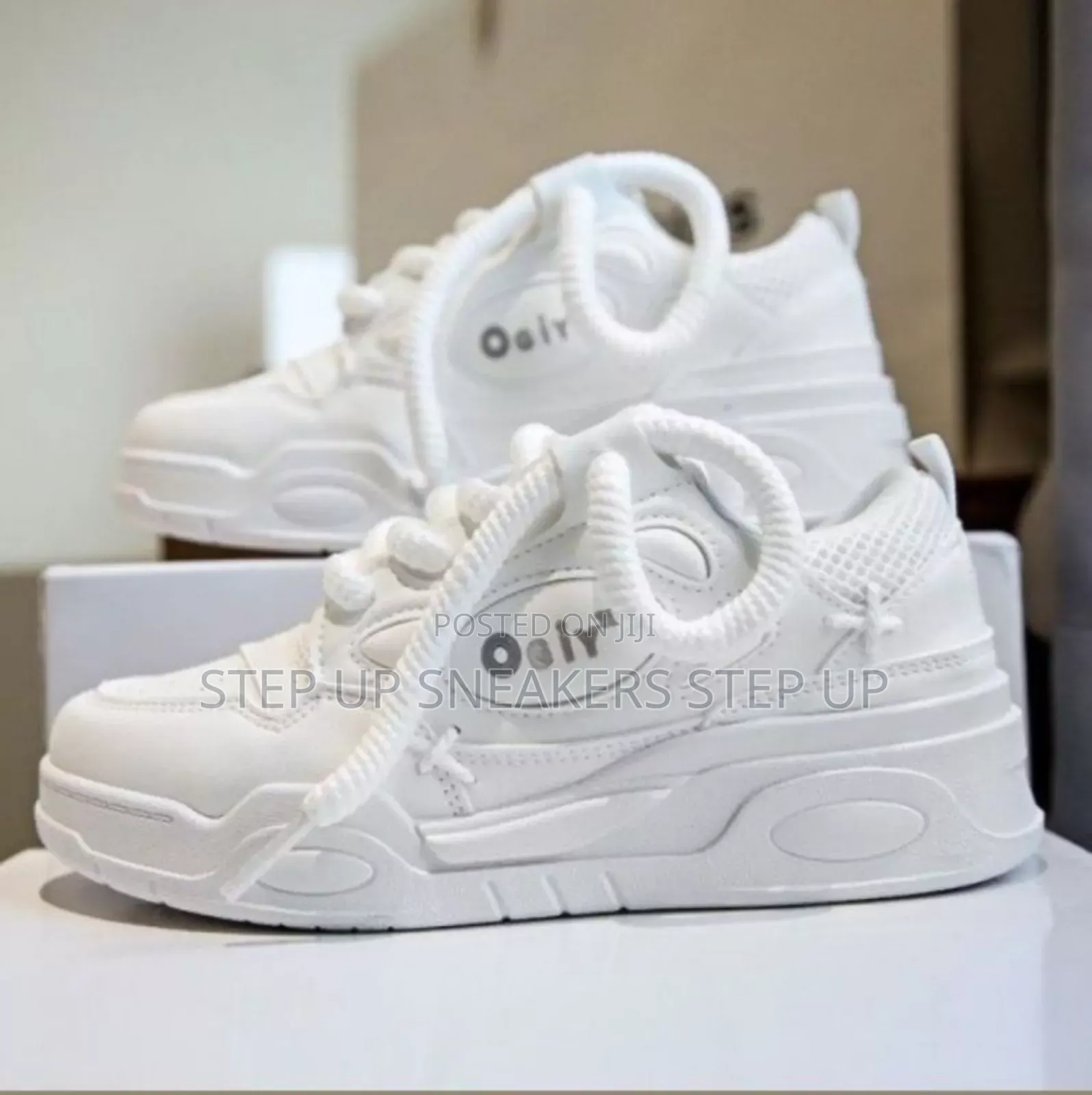 Ogiy White Sneakers