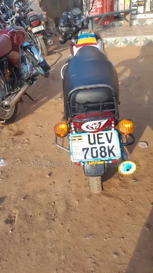 Bajaj Boxer 100 2022 Red