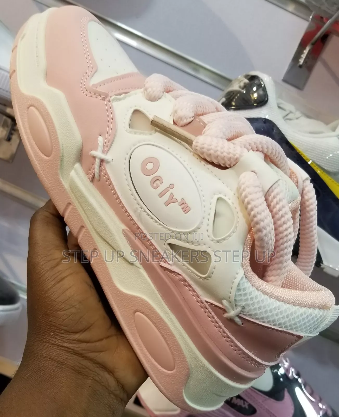 Ogiy Sneakers