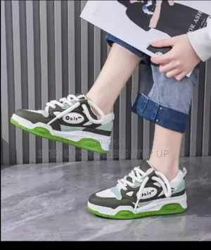 0giy Sneakers