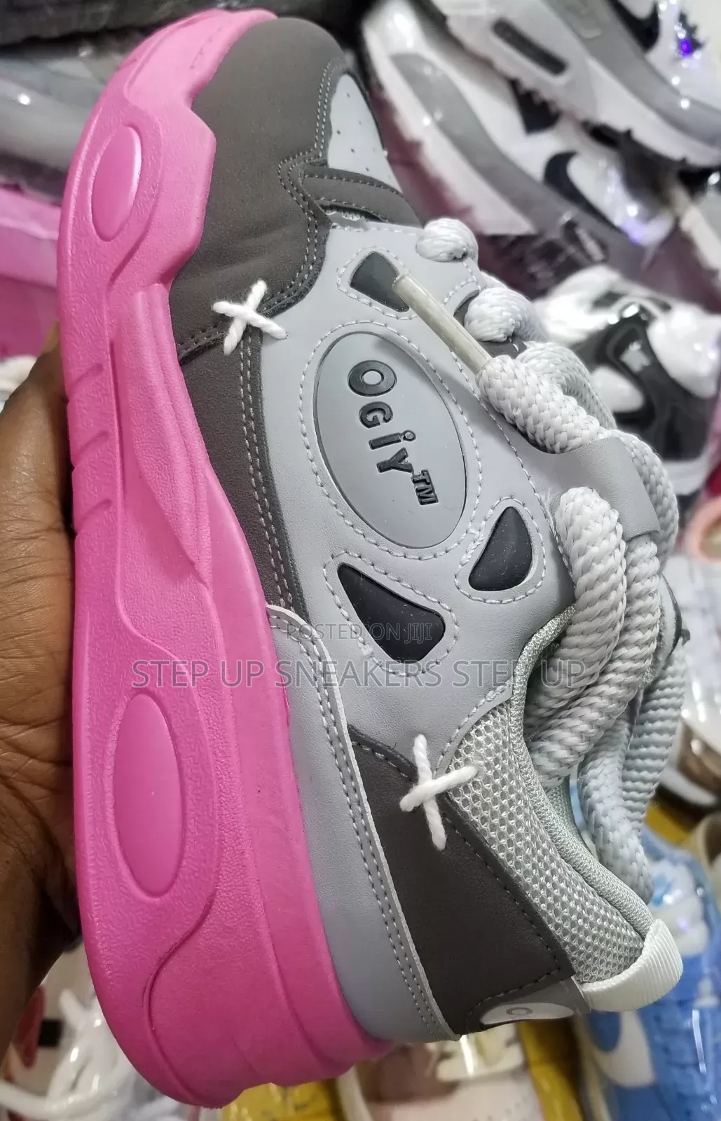Ogiy Sneakers