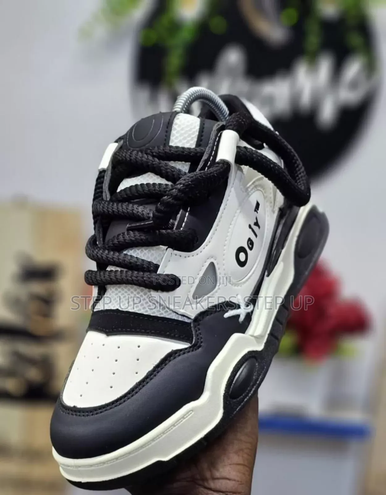 Ogiy Sneakers