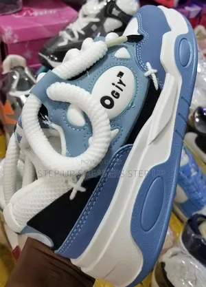 Ogiy Sneakers