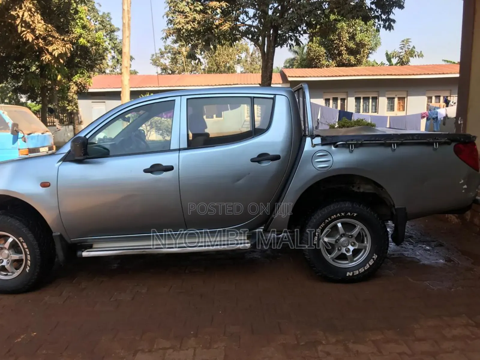 Mitsubishi L200 Double Cab 2.5 180hp 4WD 2010 Gray