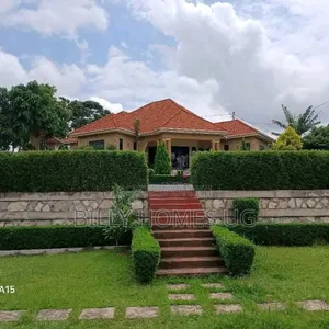 4bdrm Bungalow in Kira for sale
