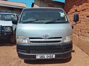 Photo - Toyota HiAce 2006 Silver