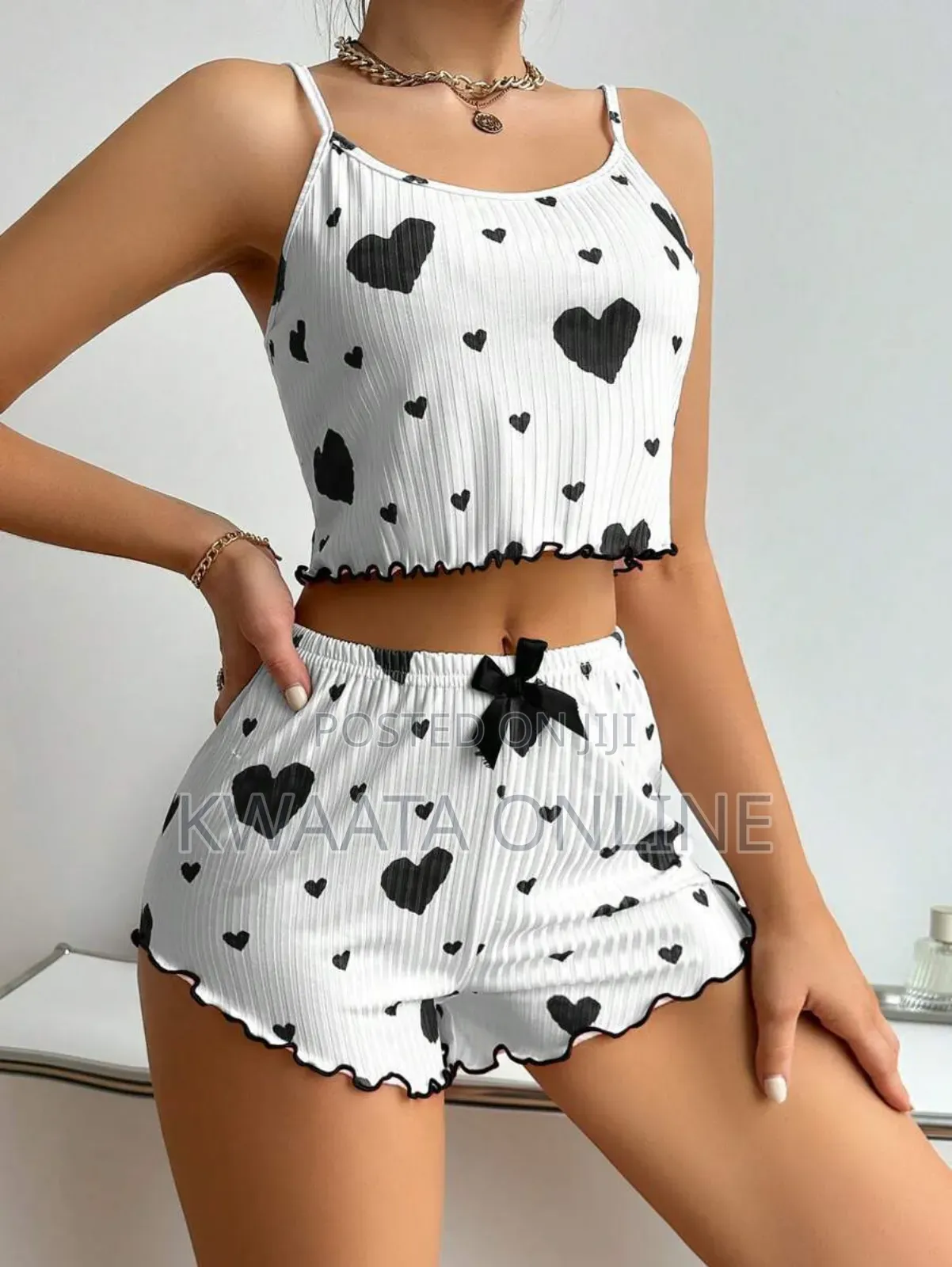 Fashionable Womens Printed Pajamas Set With Shorts and Tops