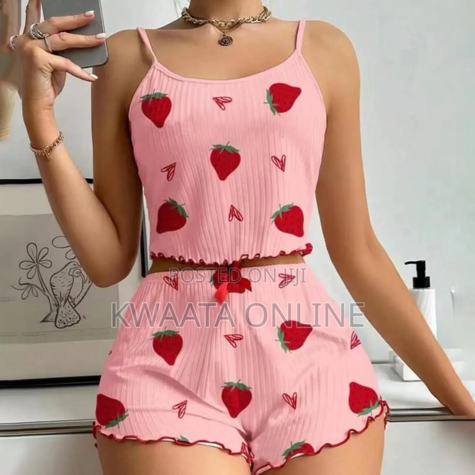 Fashionable Womens Printed Pajamas Set With Shorts and Tops