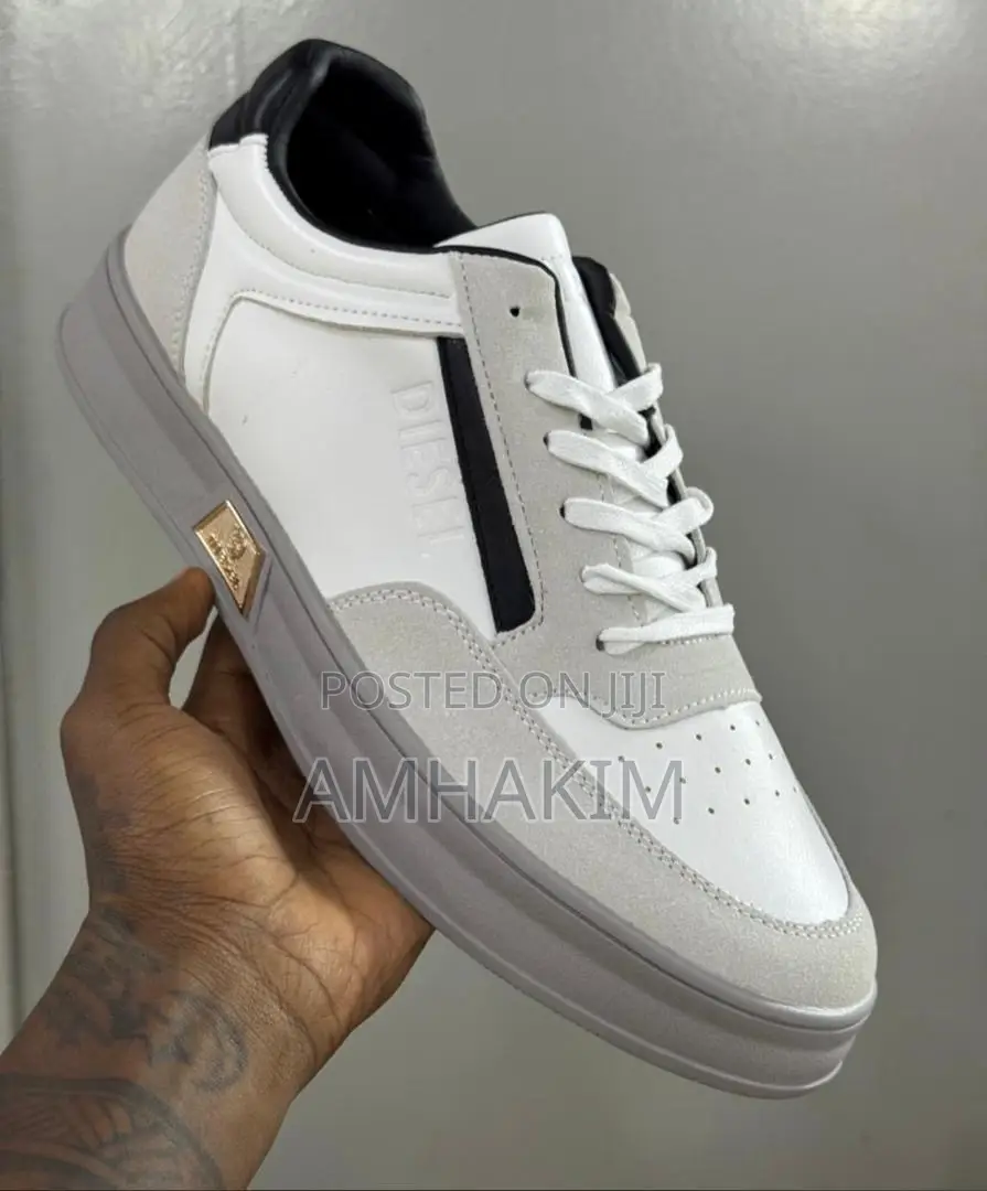 Classic Men Diesel Low Sneakers in Stock