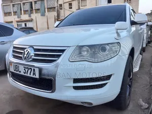 Photo - Volkswagen Touareg 2007 White