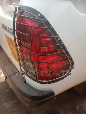 Tail Light Guards Revo/Vigo