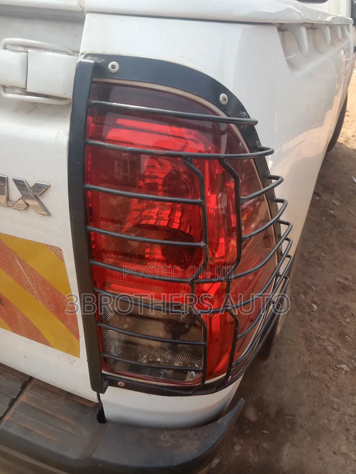 Tail Light Guards Revo/Vigo