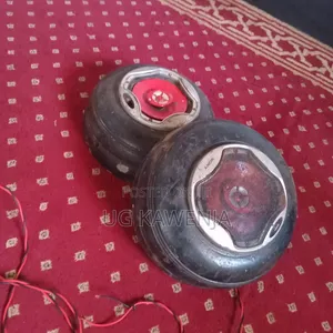Photo - 2 Sony Explod 3 Way Stereo Speakers With Inbuilt Tutors