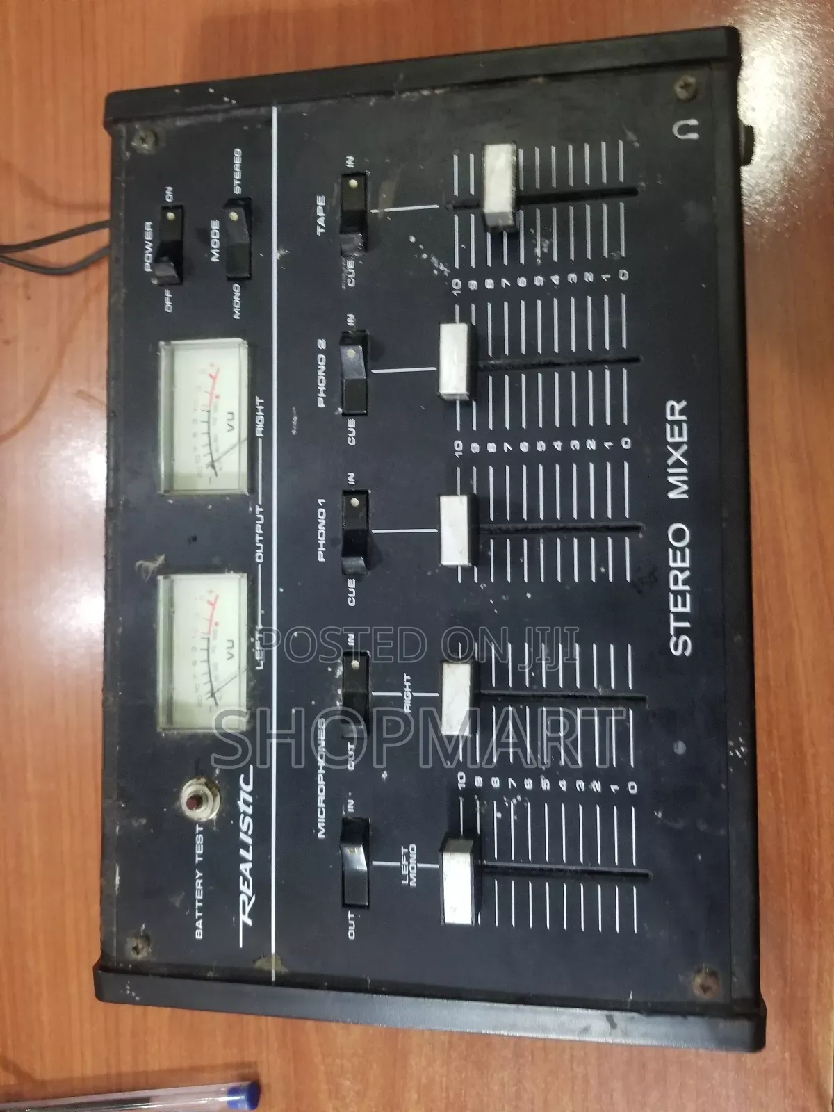 Mixer Realistic With 5 Channels