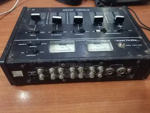 Mixer Realistic With 5 Channels