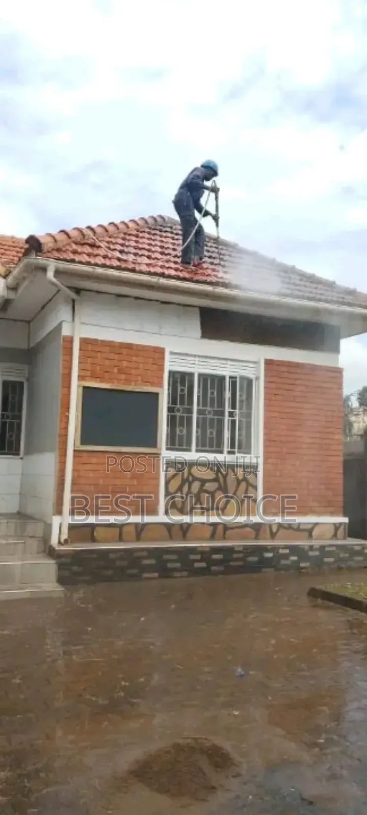 Roof Cleaning Services That Restores the Shine