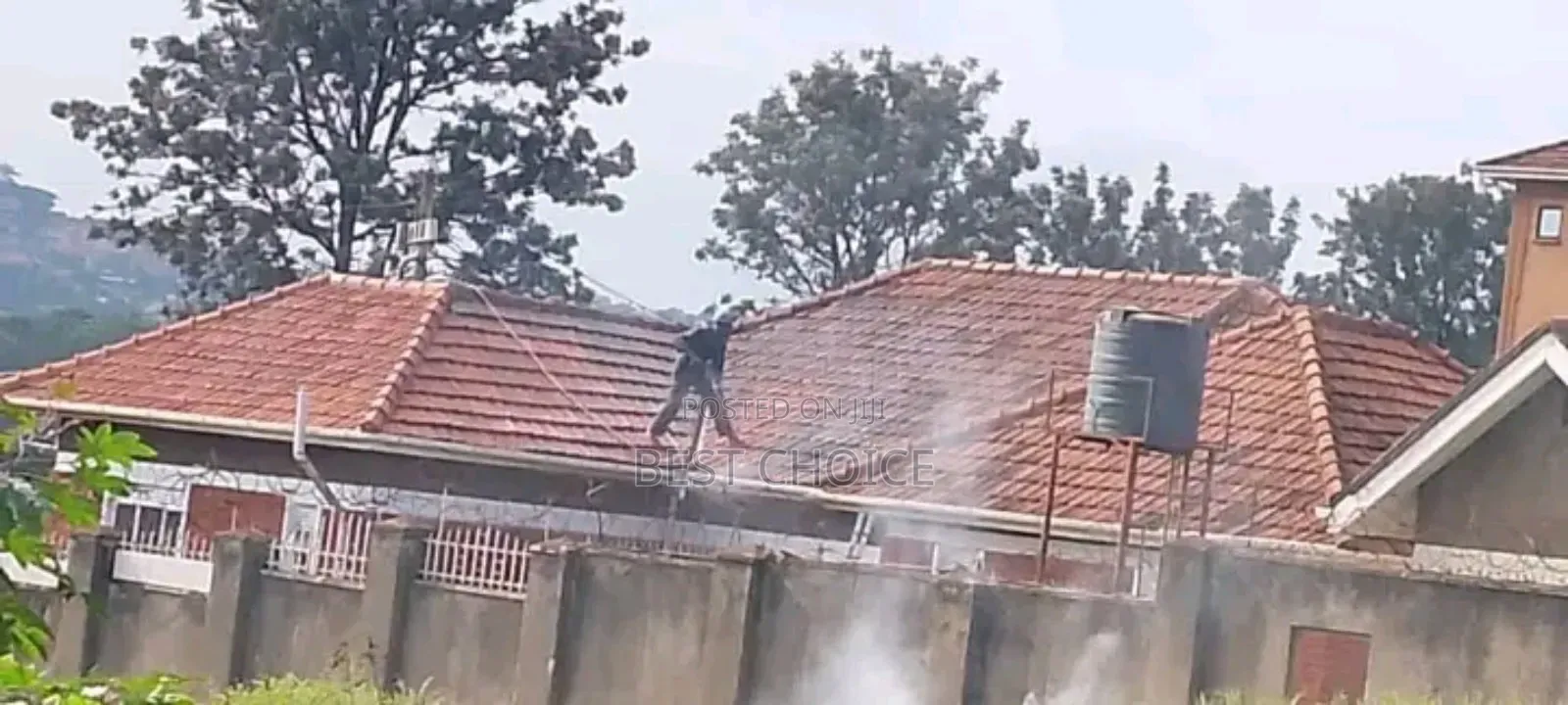 Roof Cleaning Services That Restores the Shine