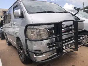 Photo - Toyota HiAce 2009