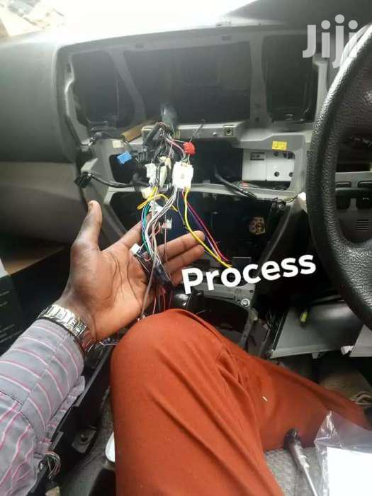 Car Radio Installation In Hilux Surf New Model.