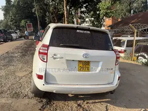 Toyota RAV4 2010 White