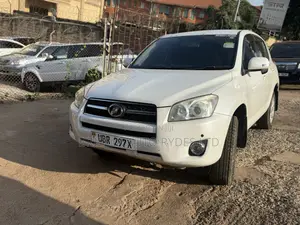 Toyota RAV4 2010 White