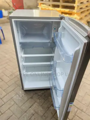 London Used 195l Hisense Fridge,3yrs Warranty