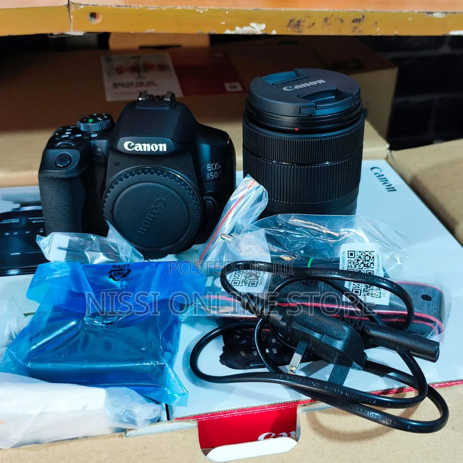 Canon 850d Professional Camera With 18-135mm Lens