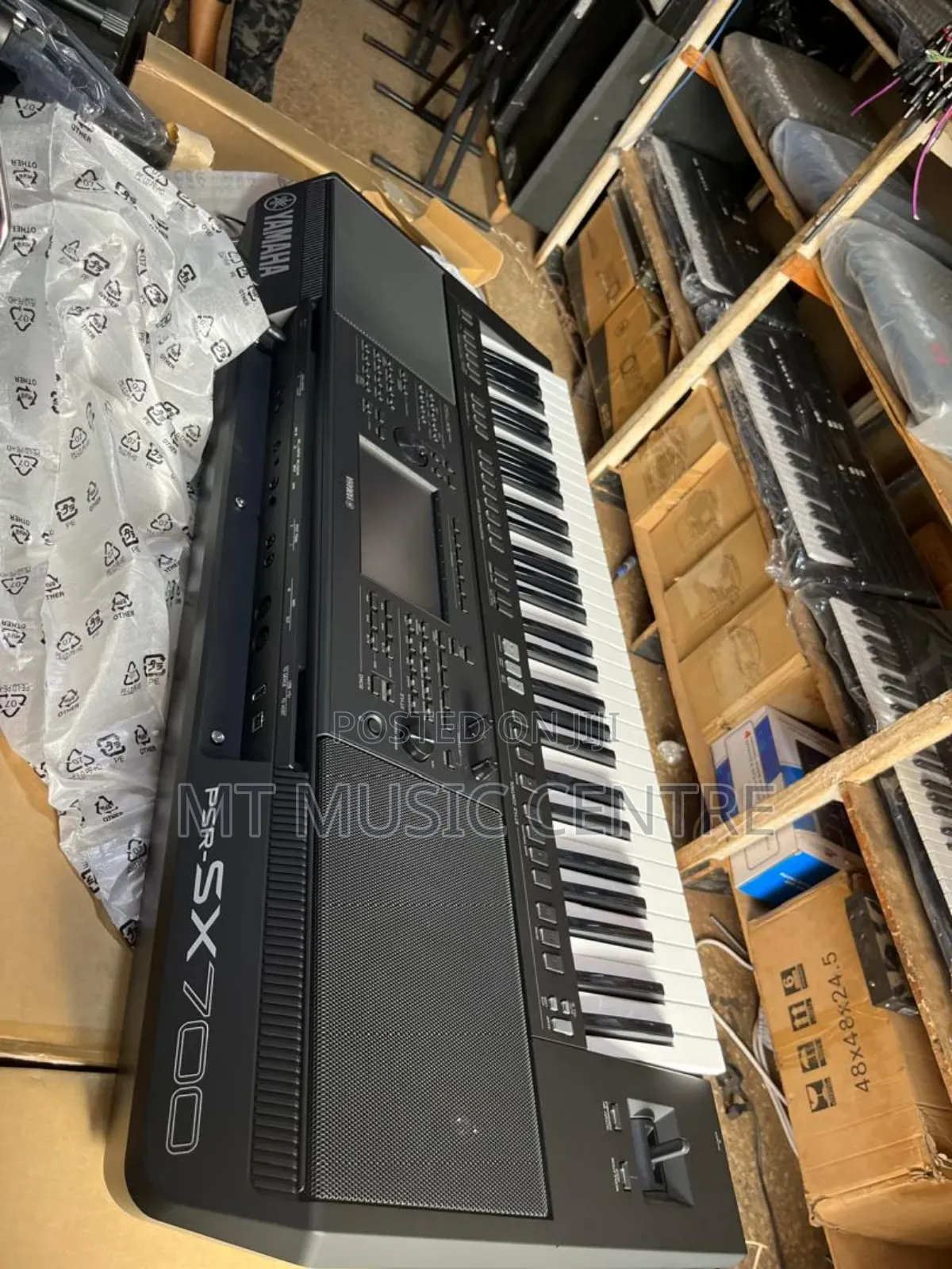 Yamaha PSR-Sx 700 Electric Keyboard