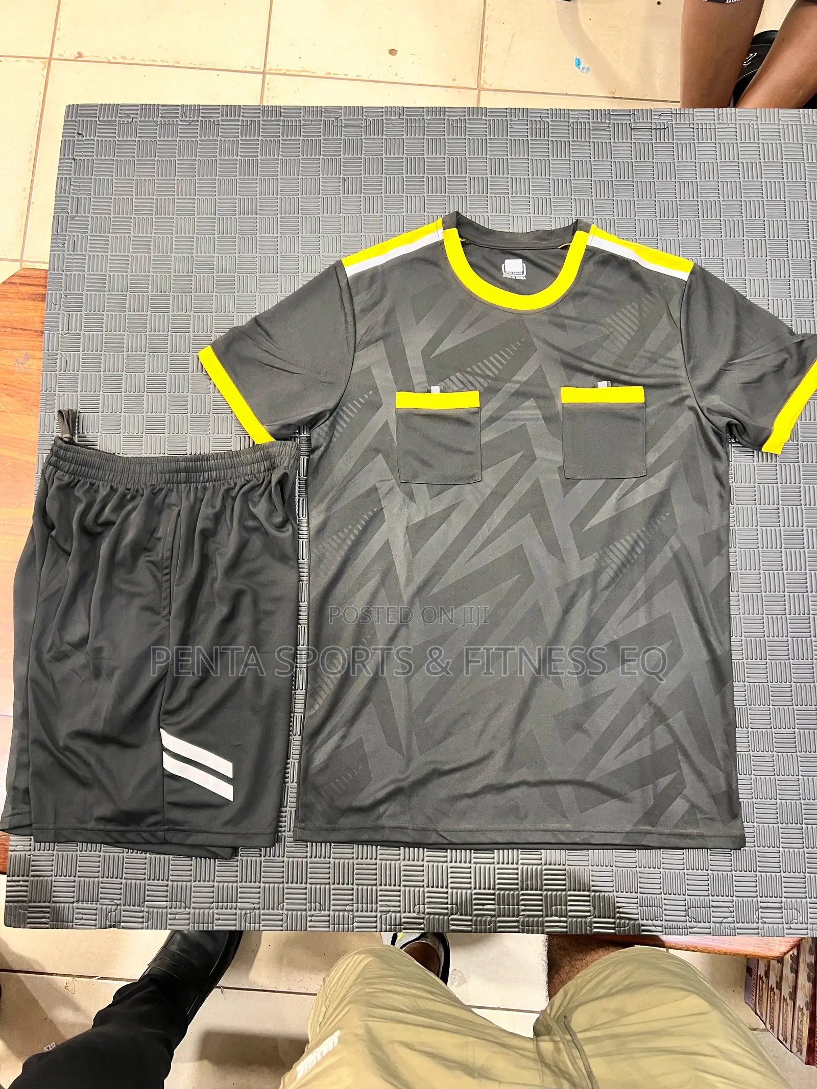 Refree Uniform