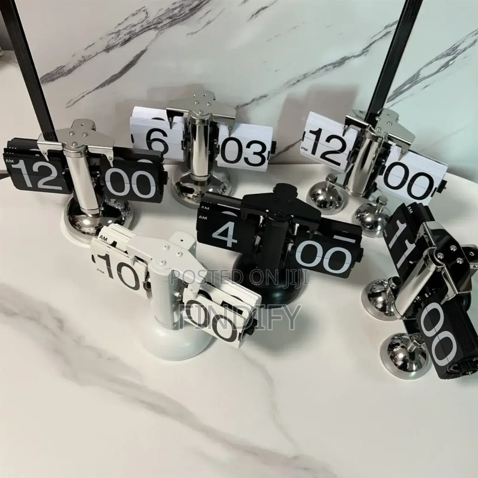 Flip Down Page Desk
Table Clock Automatic Flip
Clock