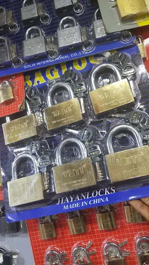 Padlock Chat Yeti