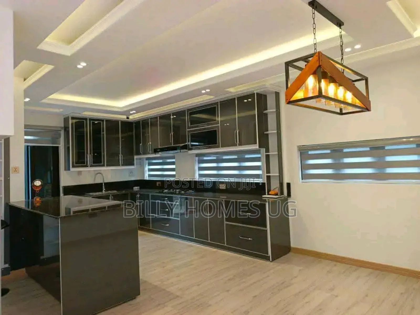 6bdrm Villa in Kira for sale