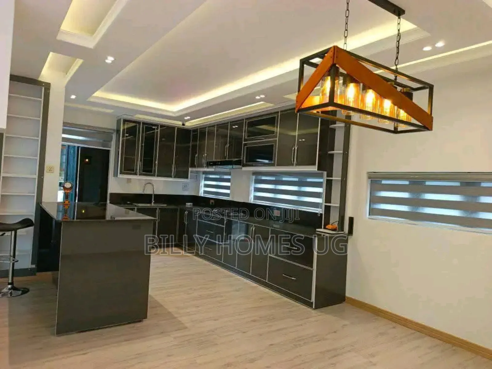 6bdrm Villa in Kira for sale