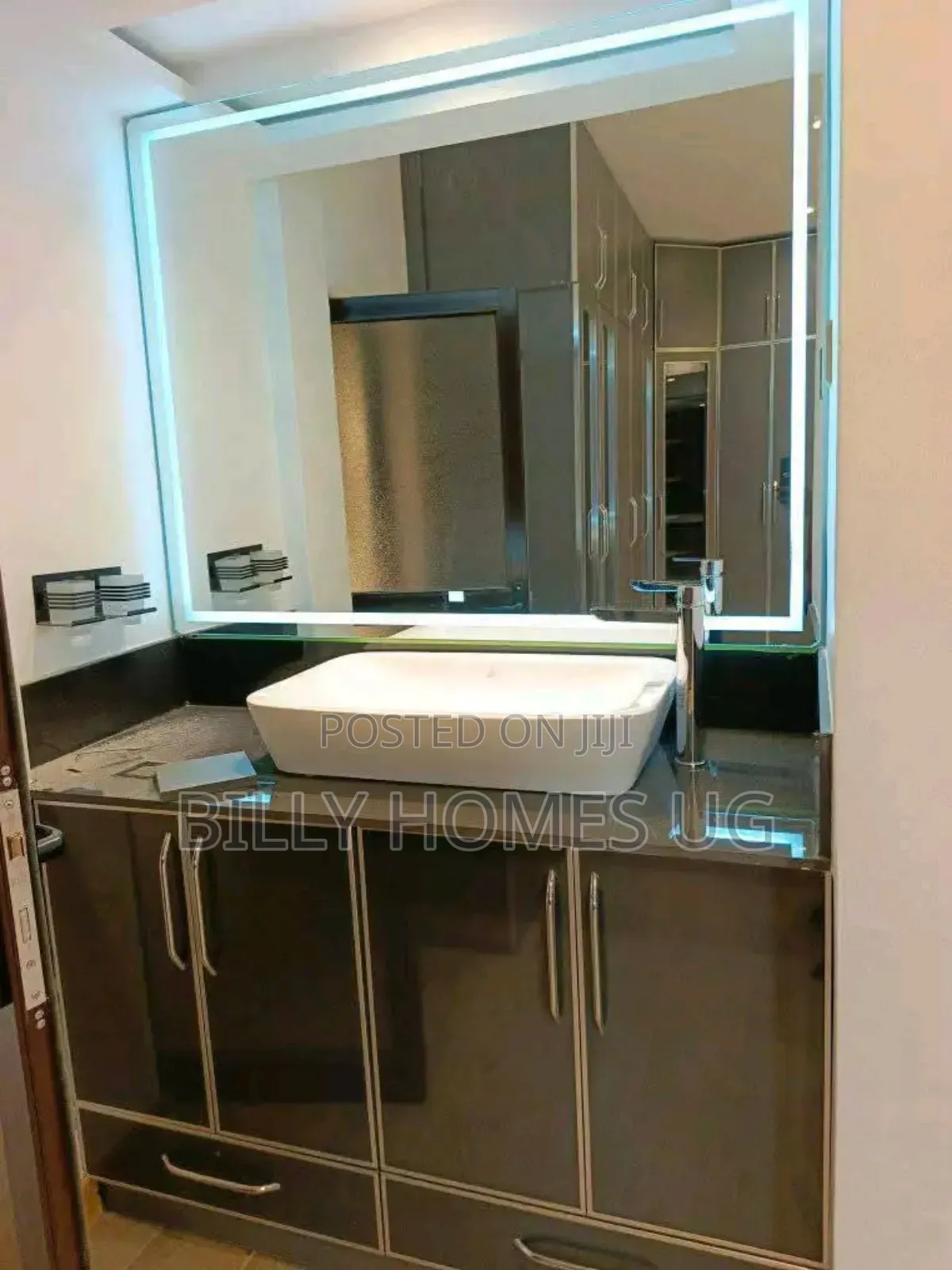 6bdrm Villa in Kira for sale