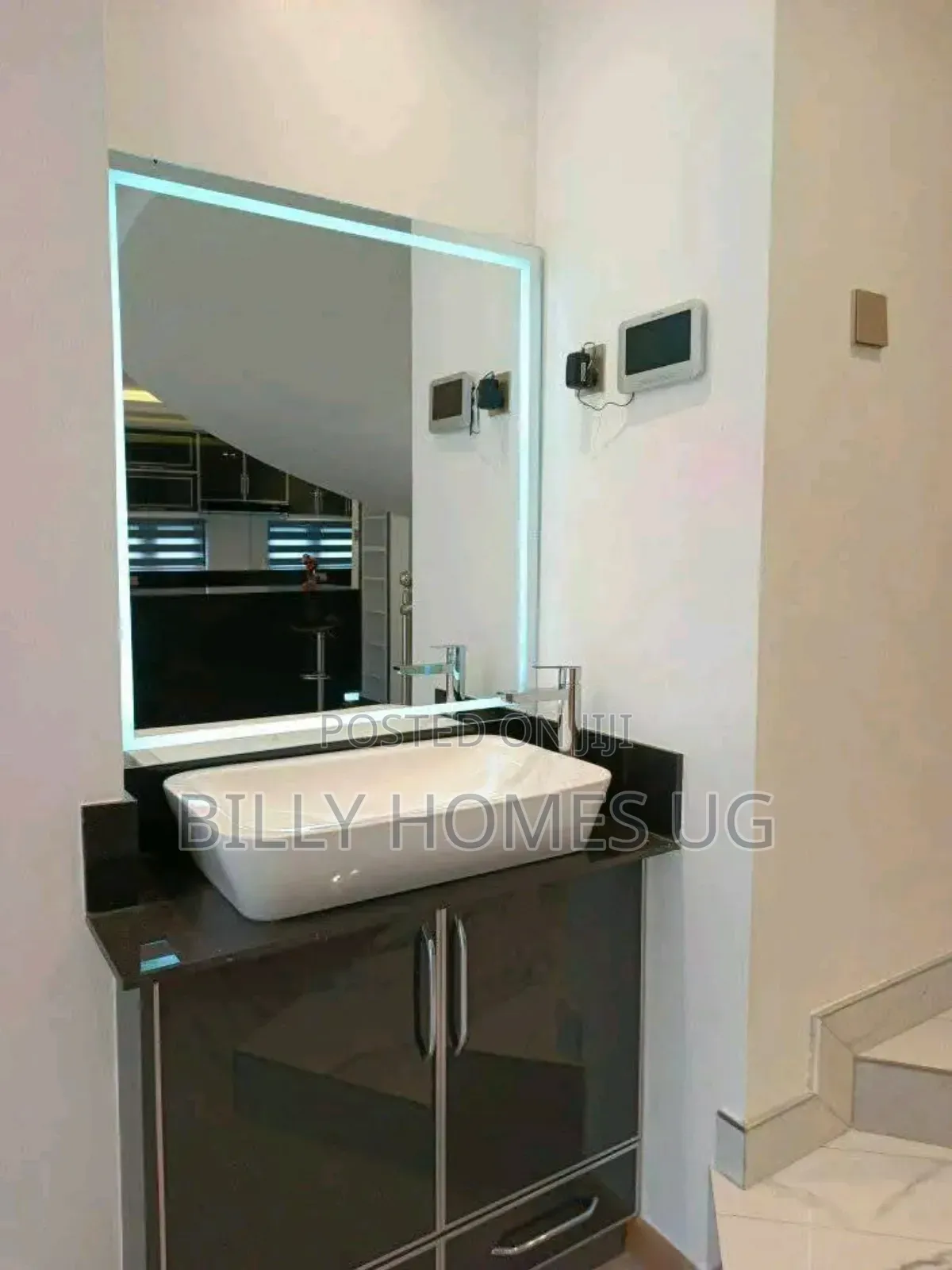 6bdrm Villa in Kira for sale