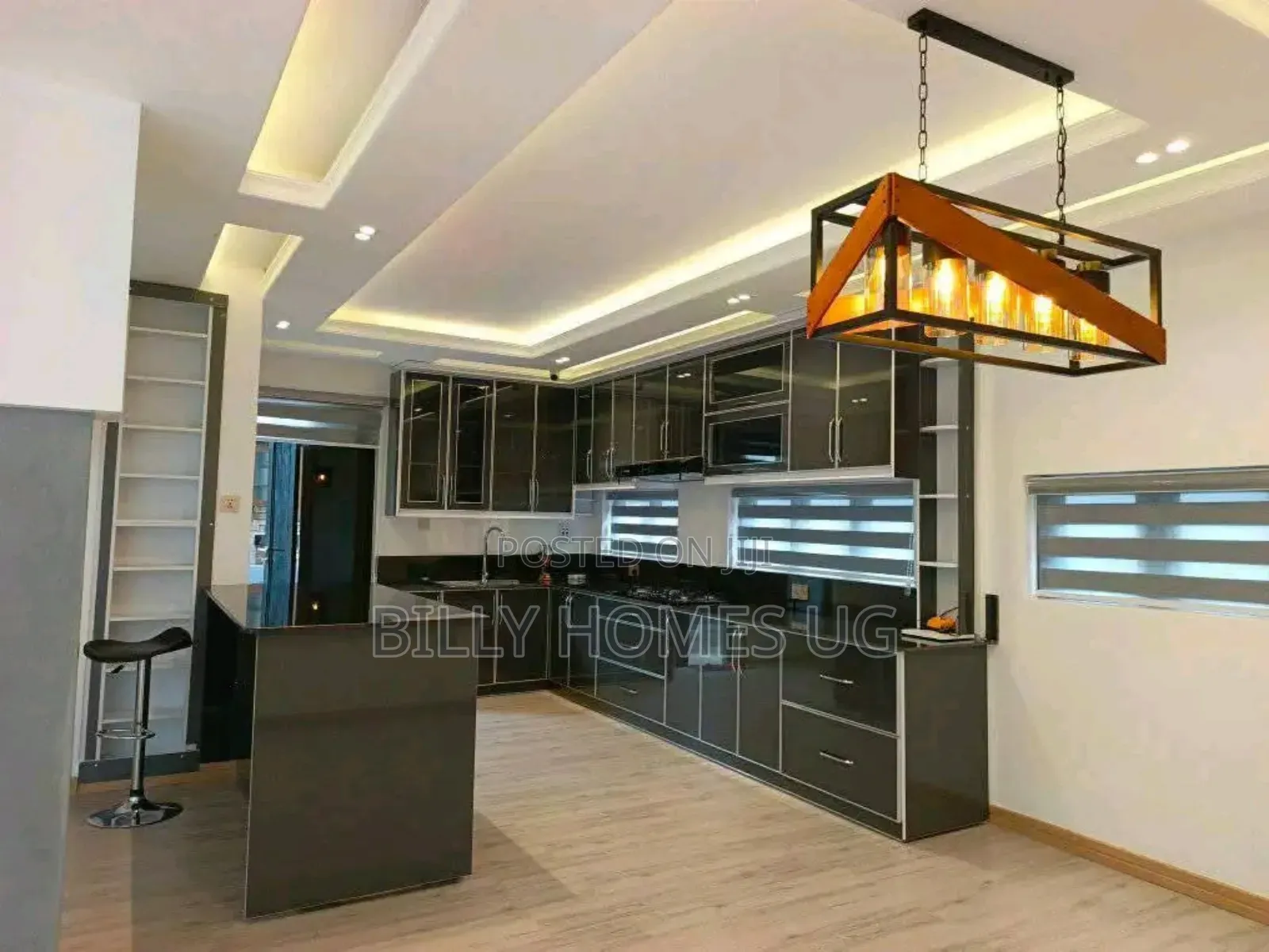 6bdrm Villa in Kira for sale