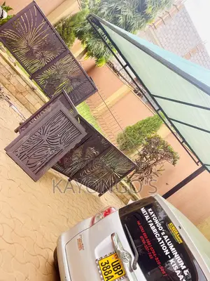Balooconies Compound