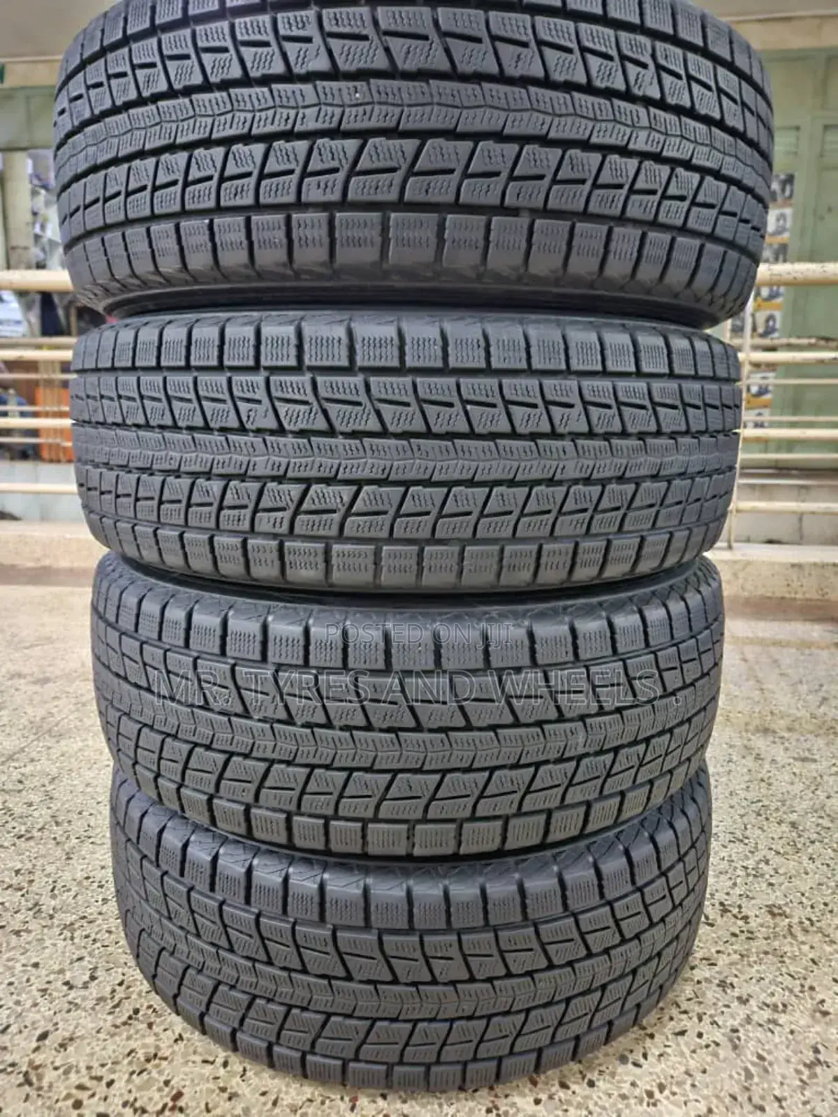It's 215 65 R16 Original Tires 4rm Japan Dunlop All Most New