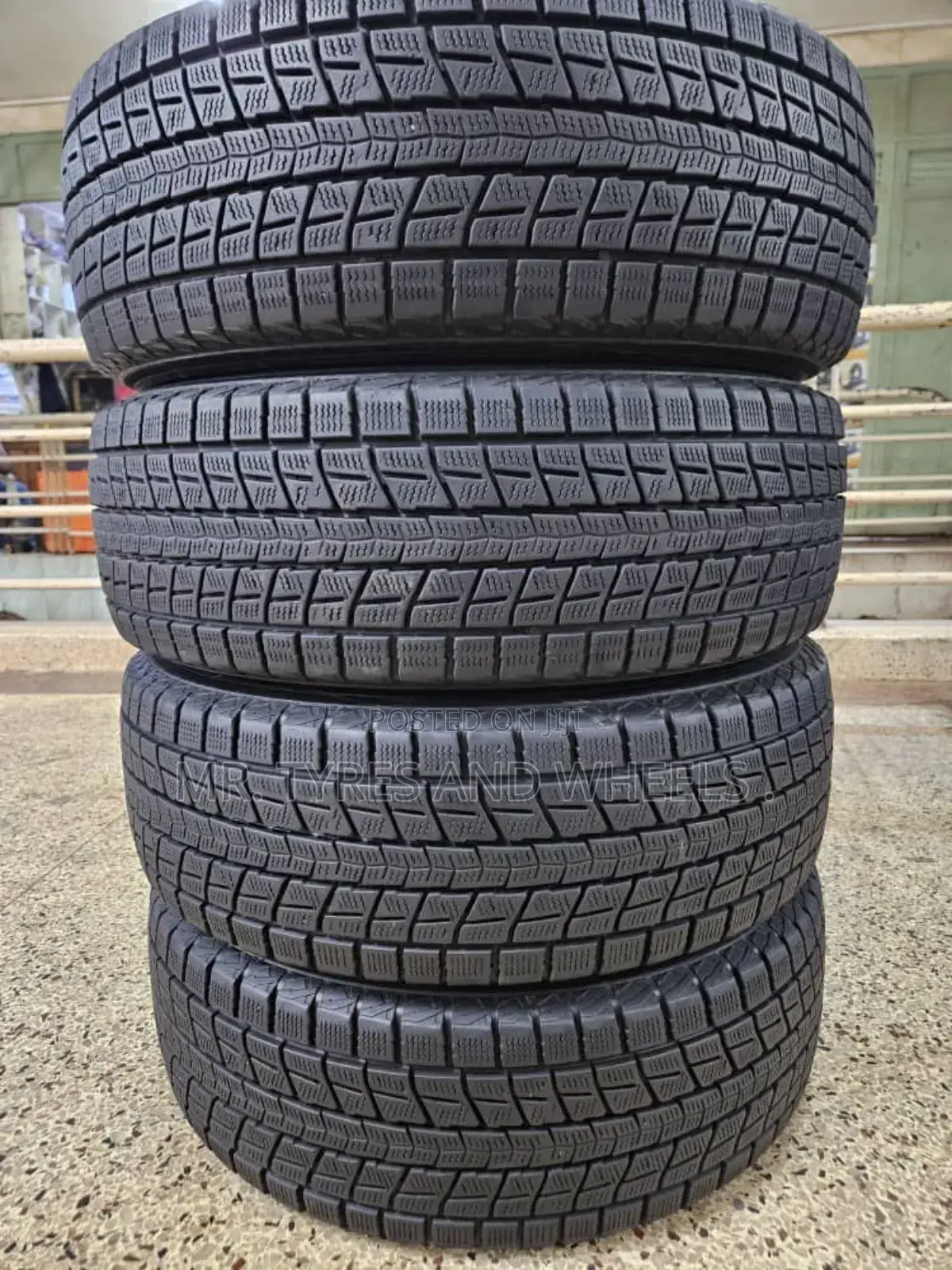 It's 215 65 R16 Original Tires 4rm Japan Dunlop All Most New