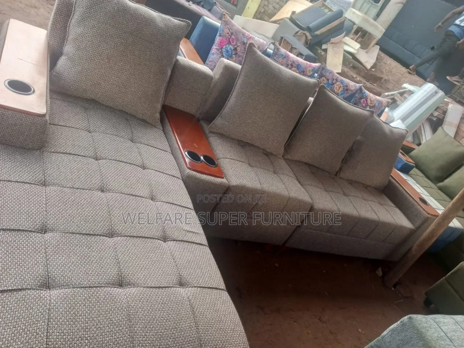 Portable L Chairs 5 Seater at Low Price