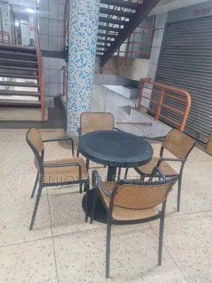 Outdoor Bar/Restaurant Chairs Plastic and Table