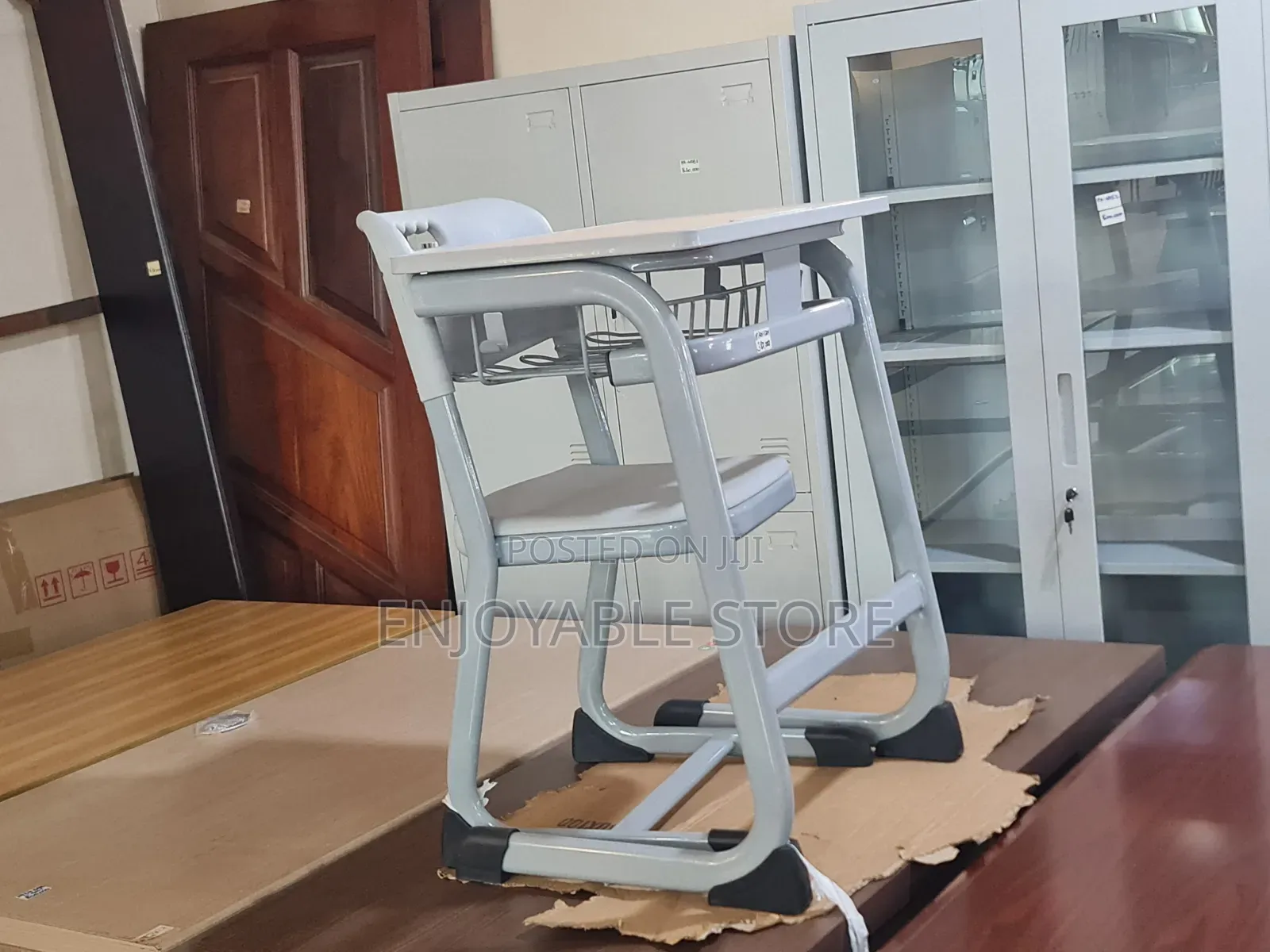 Reading Desk and Chairs for Kids/Children